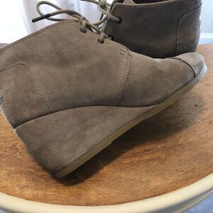 Toms Suede leather wedges size 8